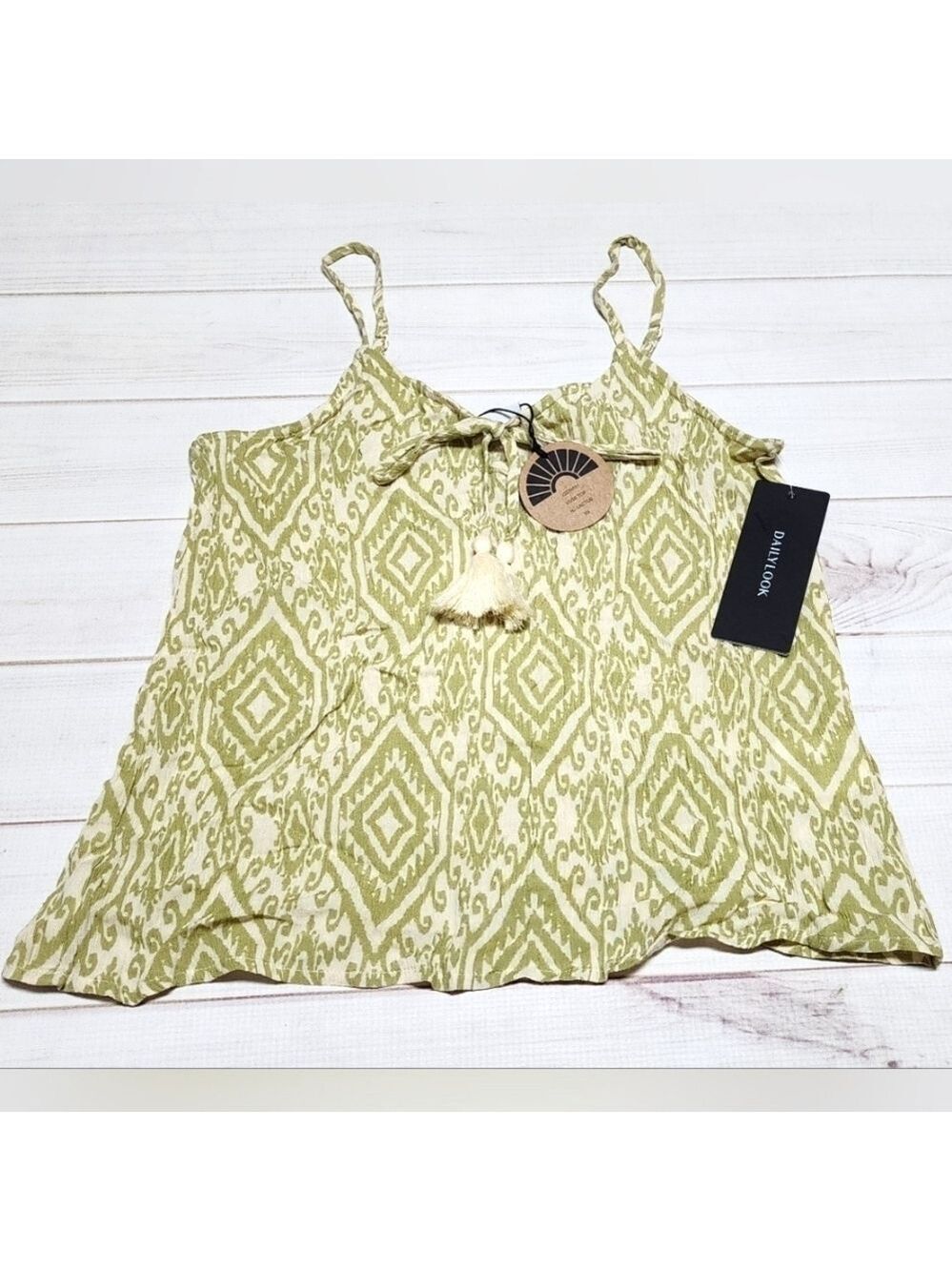 Bila77 The Vose Top in Cactus Green Size XS - New With Tags